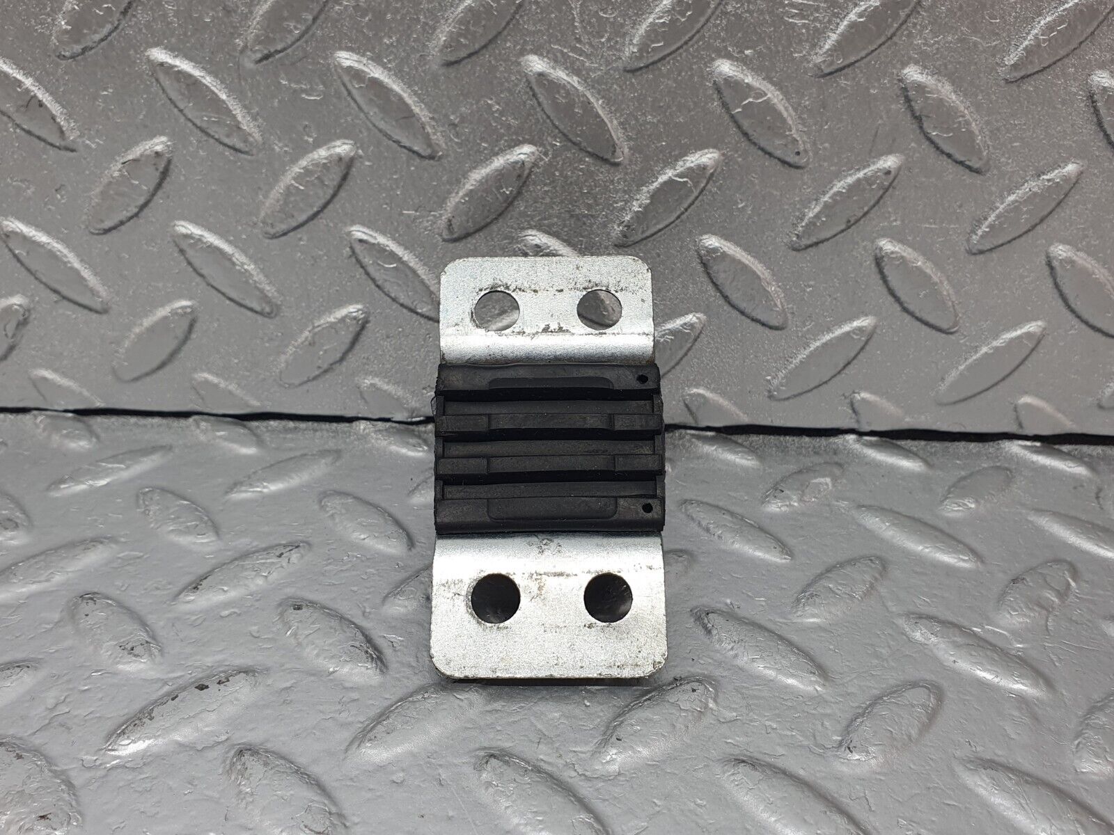 43979 Mercedes-Benz C123 230CE Coupe Right Door Lock Latch