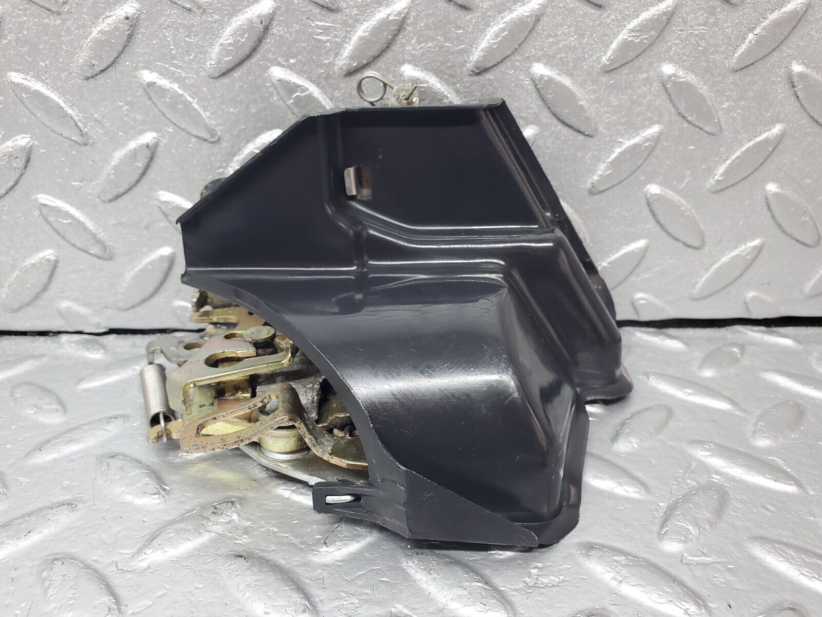 45623 Mercedes-Benz W126 420SE Rear Left Door Lock Mechanism 1237230108