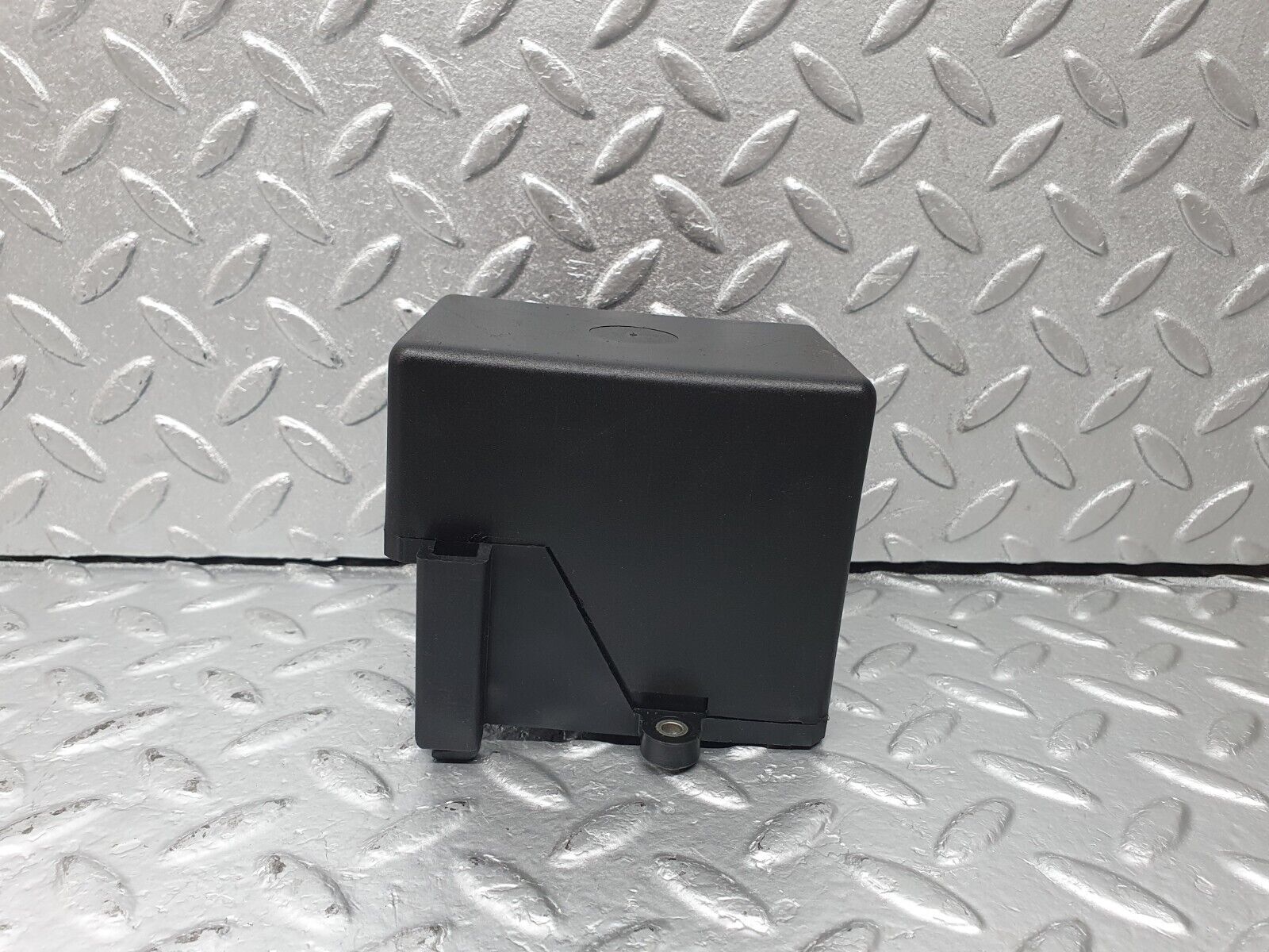 42771 Mercedes-Benz W201 190 2.0L Relay Box Cover 2015451040 2015450103