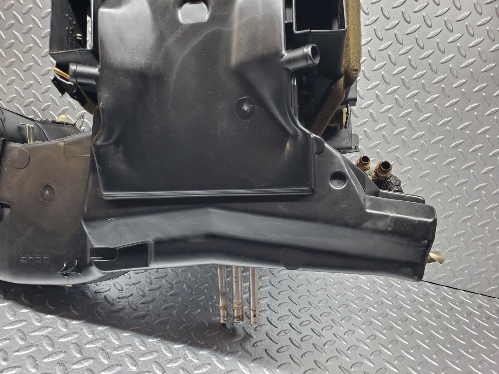 45897 Mercedes-Benz W126 420SE Heater Box Blower Housing Behr