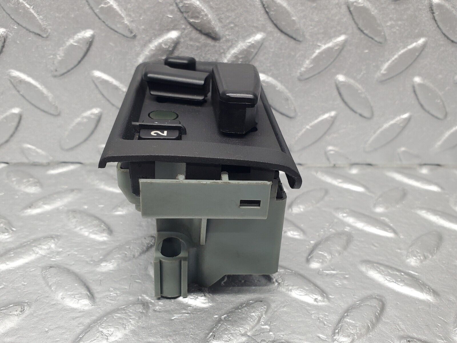 46053 Mercedes-Benz W126 420SE Front Right Seat Adjust Switch 0038202810