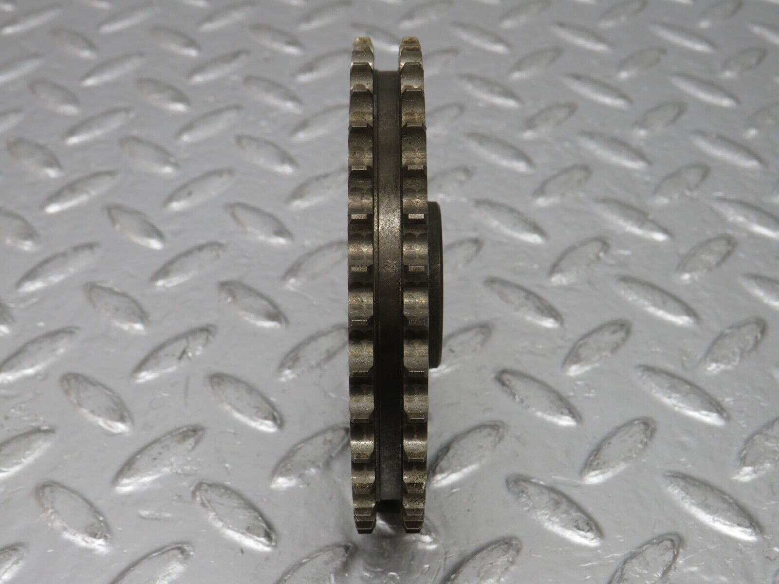 32764 Mercedes-Benz C107 R107 350 V8 Camshaft Timing Gear 1160520601