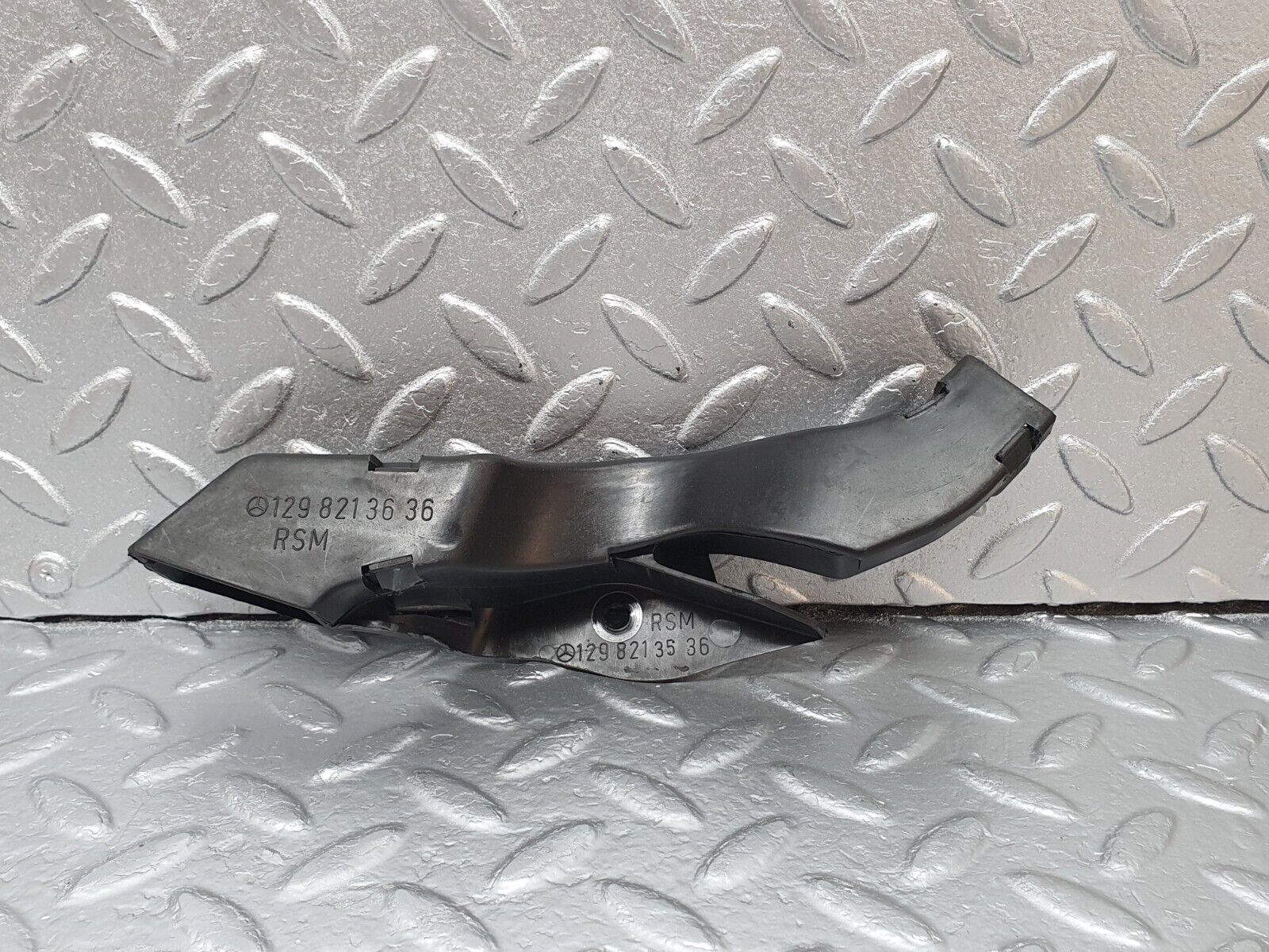 42532 Mercedes-Benz R129 320SL Coupe Boot Cable Channel 1298213536 1298213636