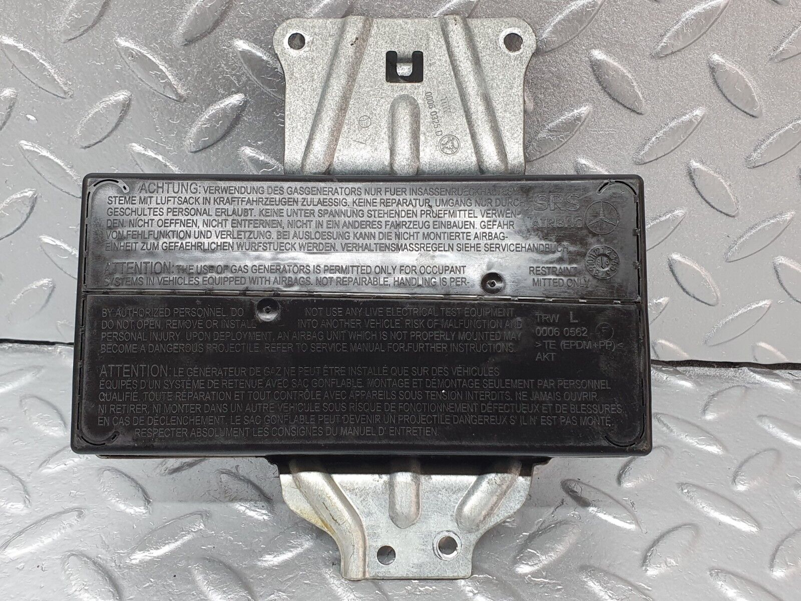 41751 Mercedes-Benz W202 C200 Left Side Airbag Module 002798269 1708600305