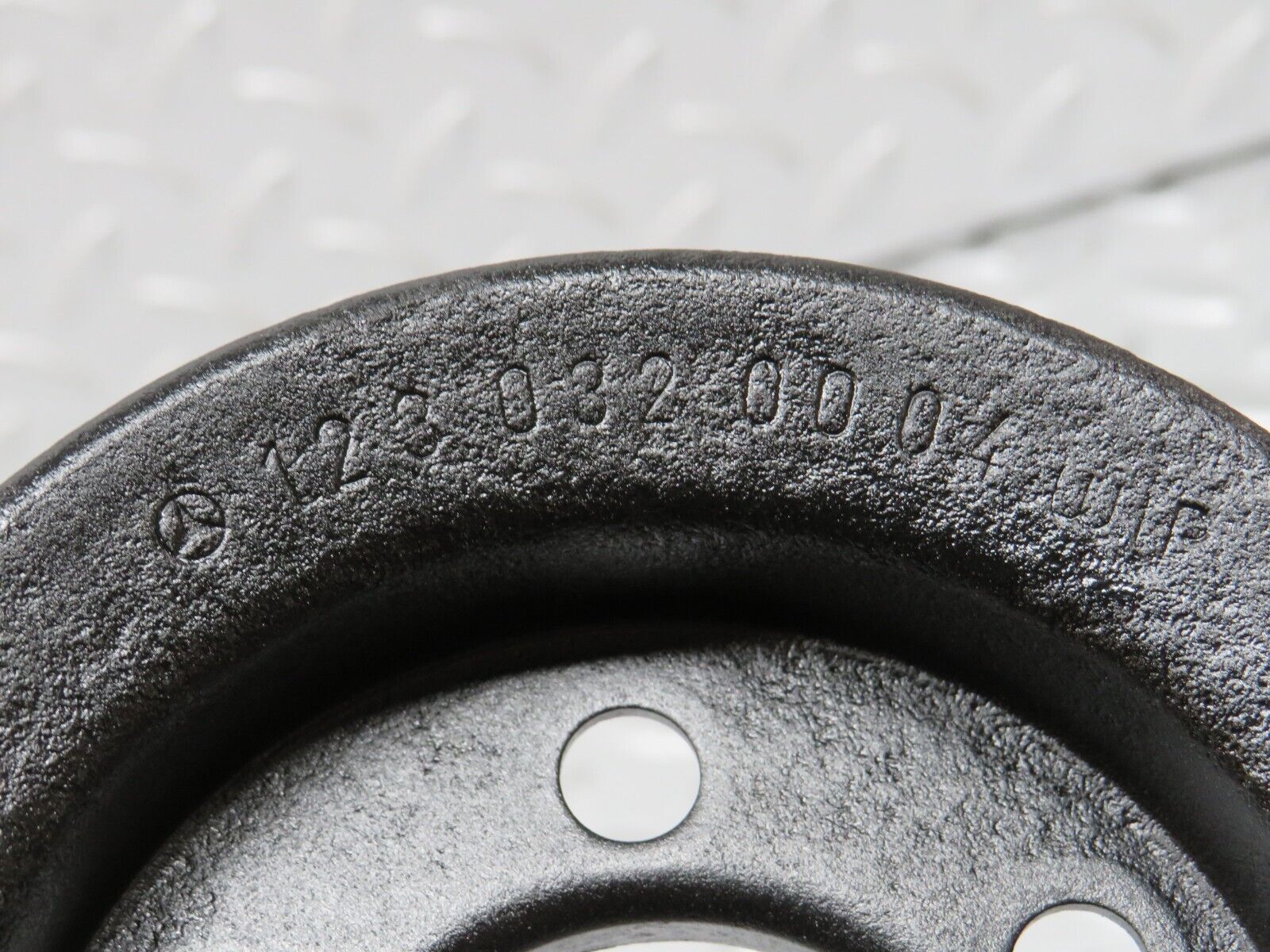 35469 Mercedes-Benz R107 280SL Crankshaft Pulley 1230320004