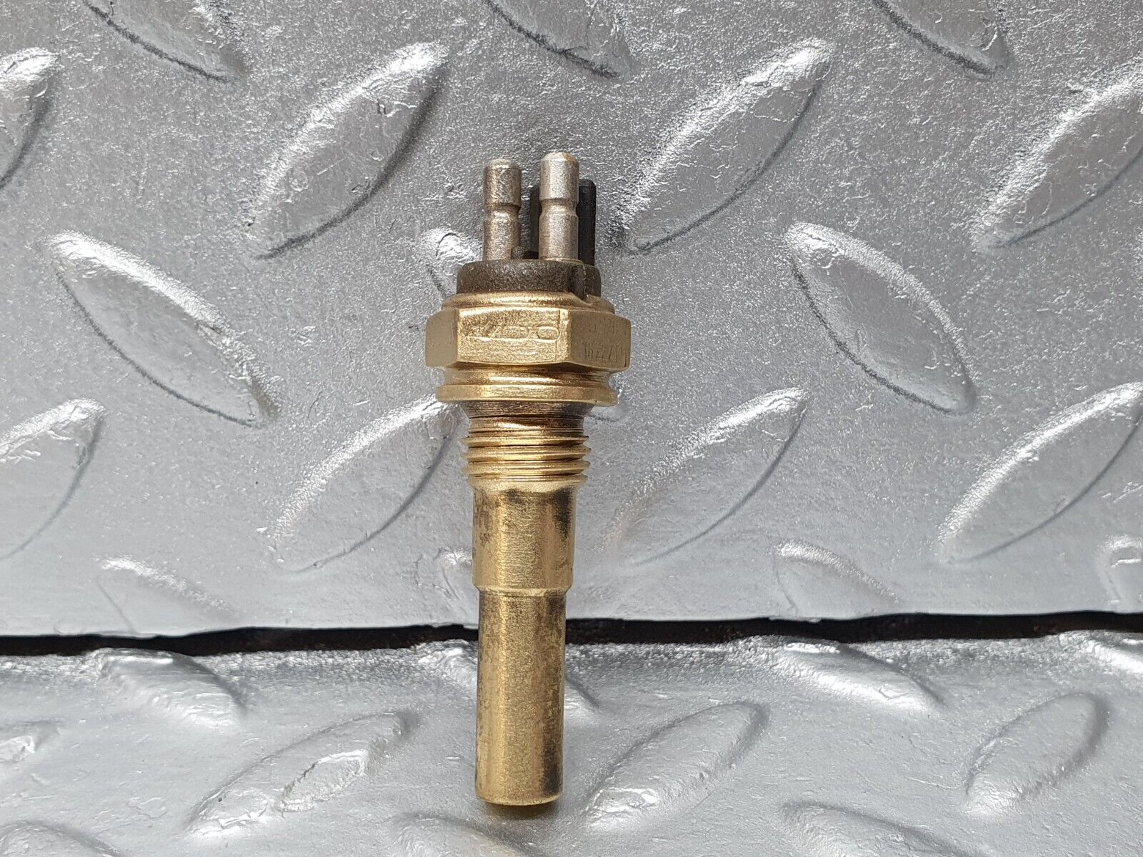 41343 Mercedes-Benz C107 R107 Coolant Temperature Sensor VDO