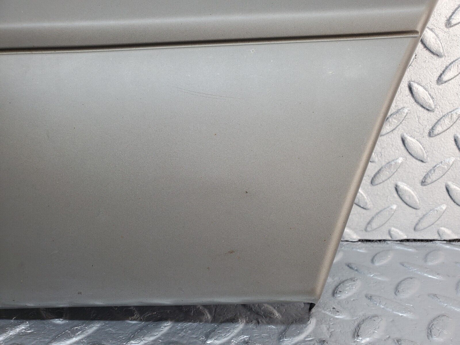 45702 Mercedes-Benz W126 420SE Front Right Fender Wing Moulding Trim 1266903640