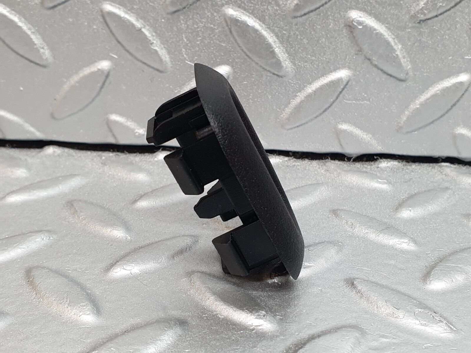 42046 Mercedes-Benz W202 C200 Window Switch Control Button Frame Housing 2028210159