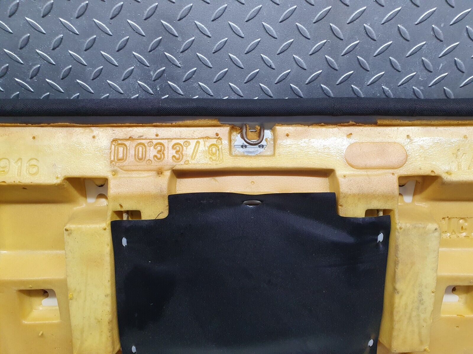 41990 Mercedes-Benz W202 C200 Rear Seat 2029200550 2029202916