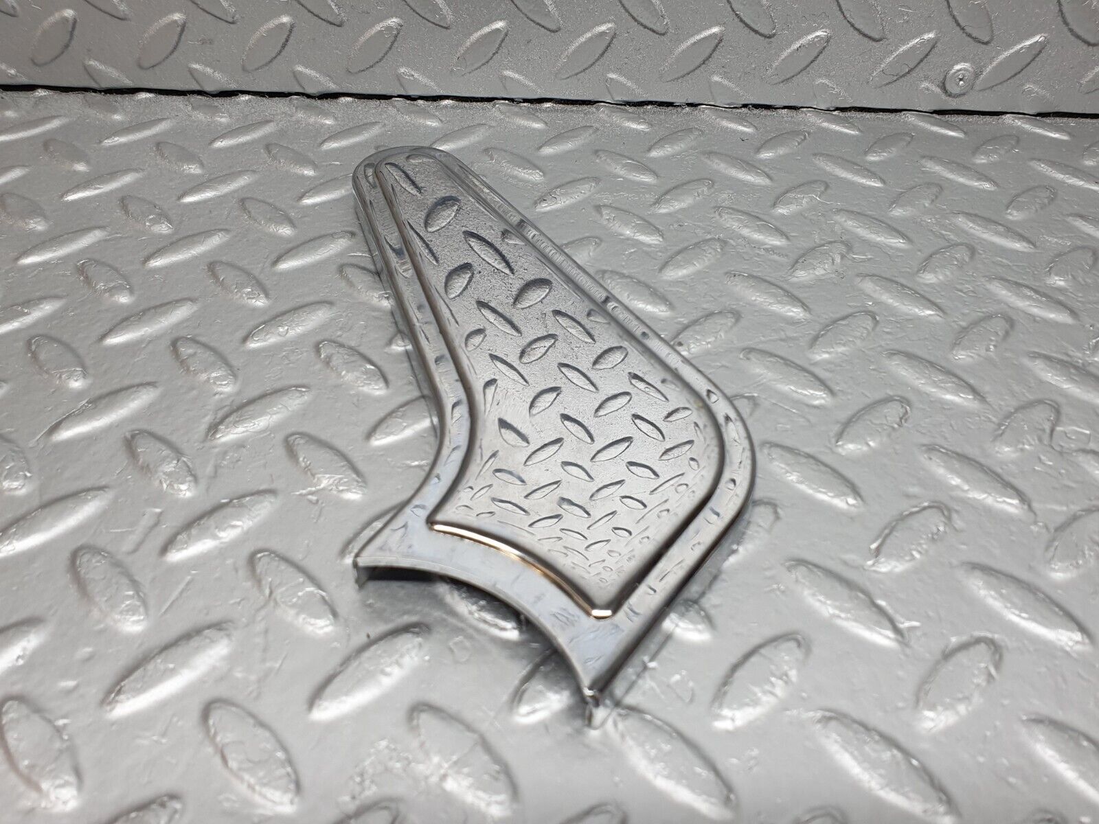 43086 Mercedes-Benz W108 280SE Seat Hinge Chrome Cover Right 1089130828