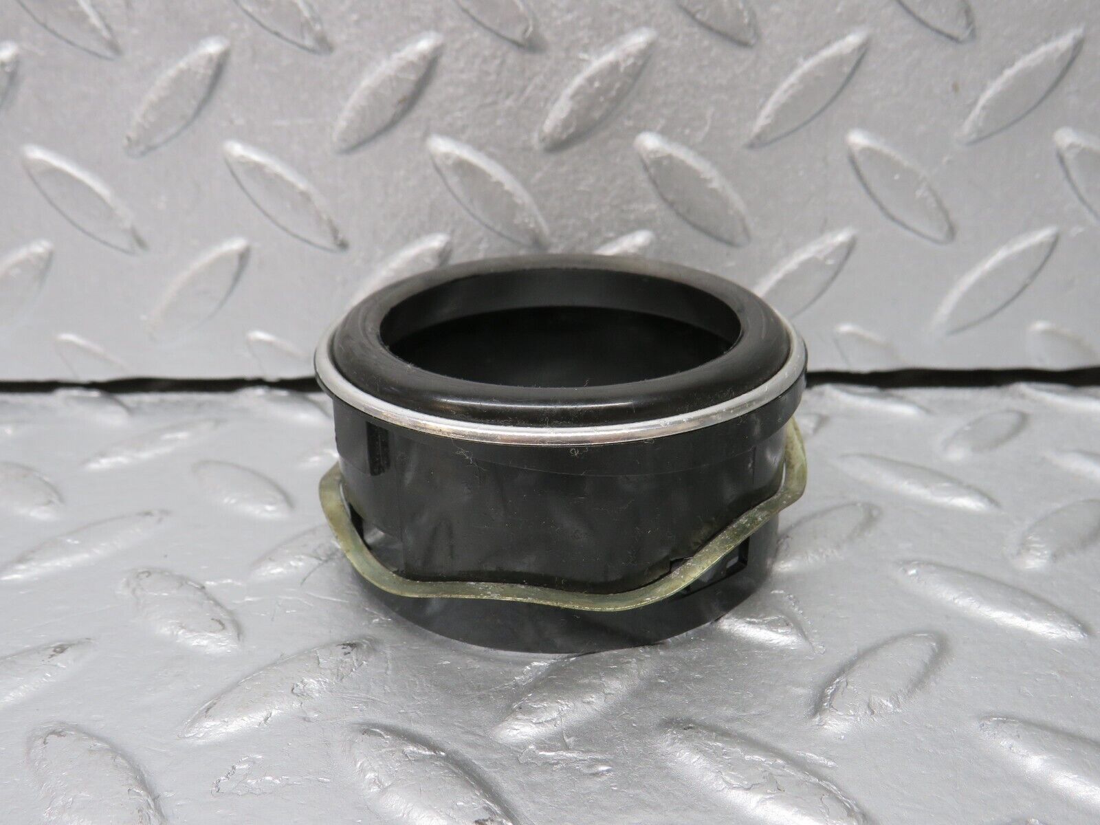 39183 Mercedes-Benz R107 500SL Dashboard Air Vent Chrome Bezel