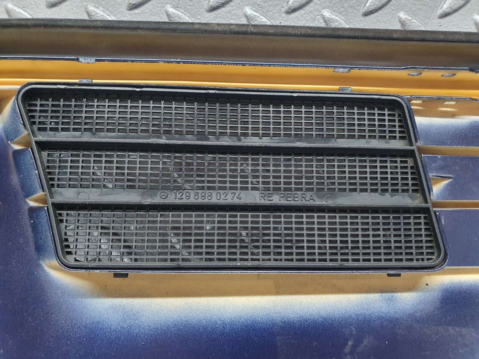 42289 Mercedes-Benz R129 320SL Coupe Front Right Fender Wing Panel 1296900240 1296980274