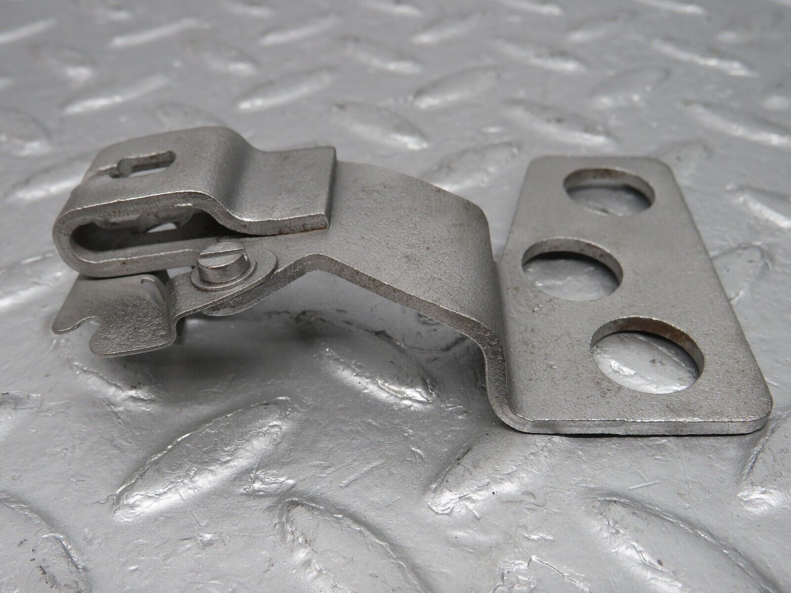 40167 Mercedes-Benz R107 350SL Automatic Gearbox Linkage Bracket