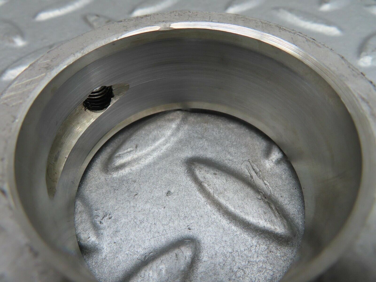 13735 Mercedes-Benz R107 450SL Camshaft Tower Bearing 1160512712