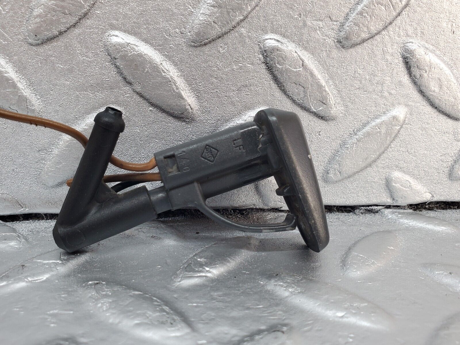 45233 Mercedes-Benz R129 300SL Coupe Windscreen Washer Nozzle 0155459928