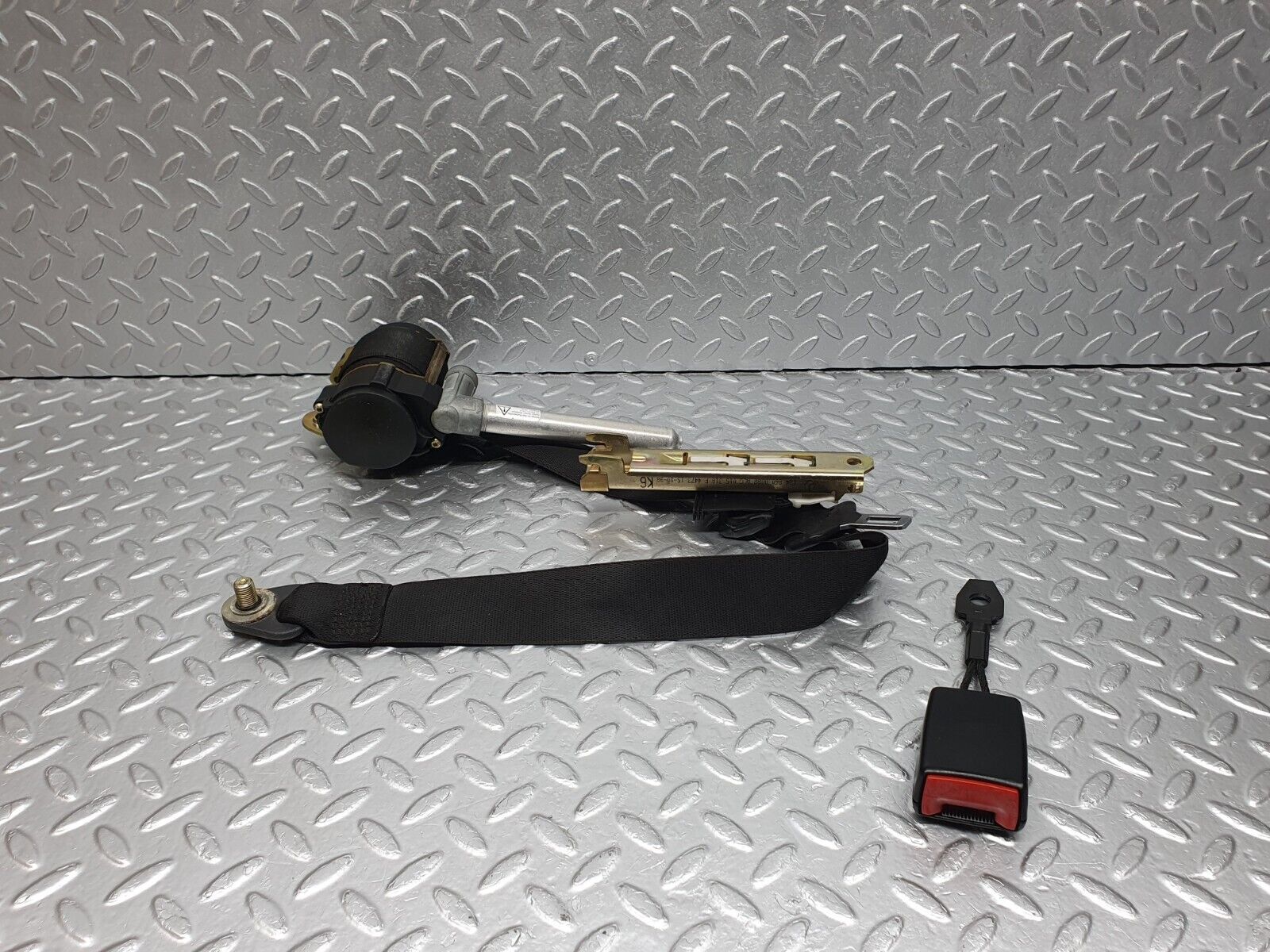 41985 Mercedes-Benz W202 C200 Front Left Seat Belt With Buckles 2018680222 1248600088 2088600369