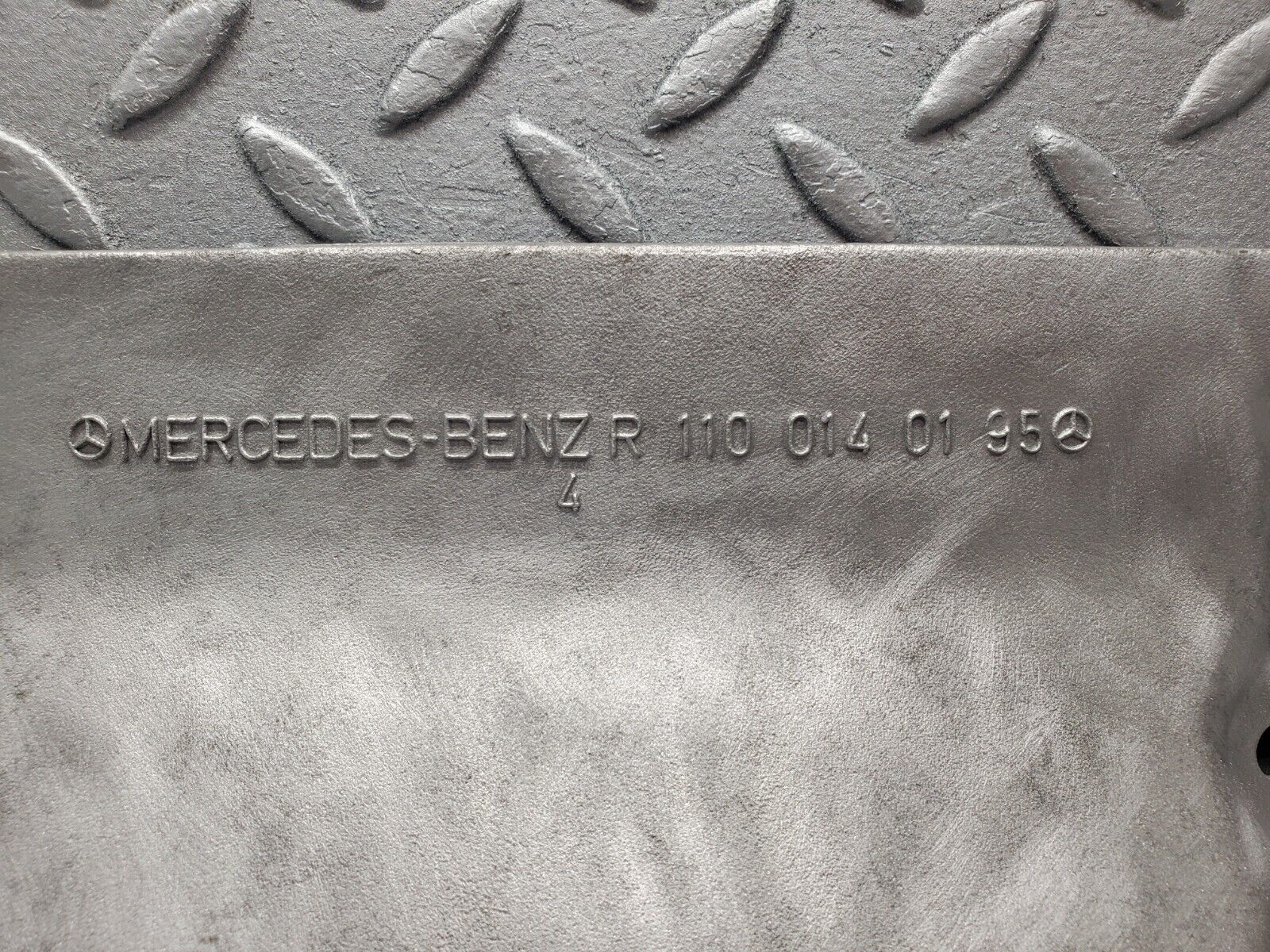 46648 Mercedes-Benz C123 280CE Coupe Gearbox Support 1100140195