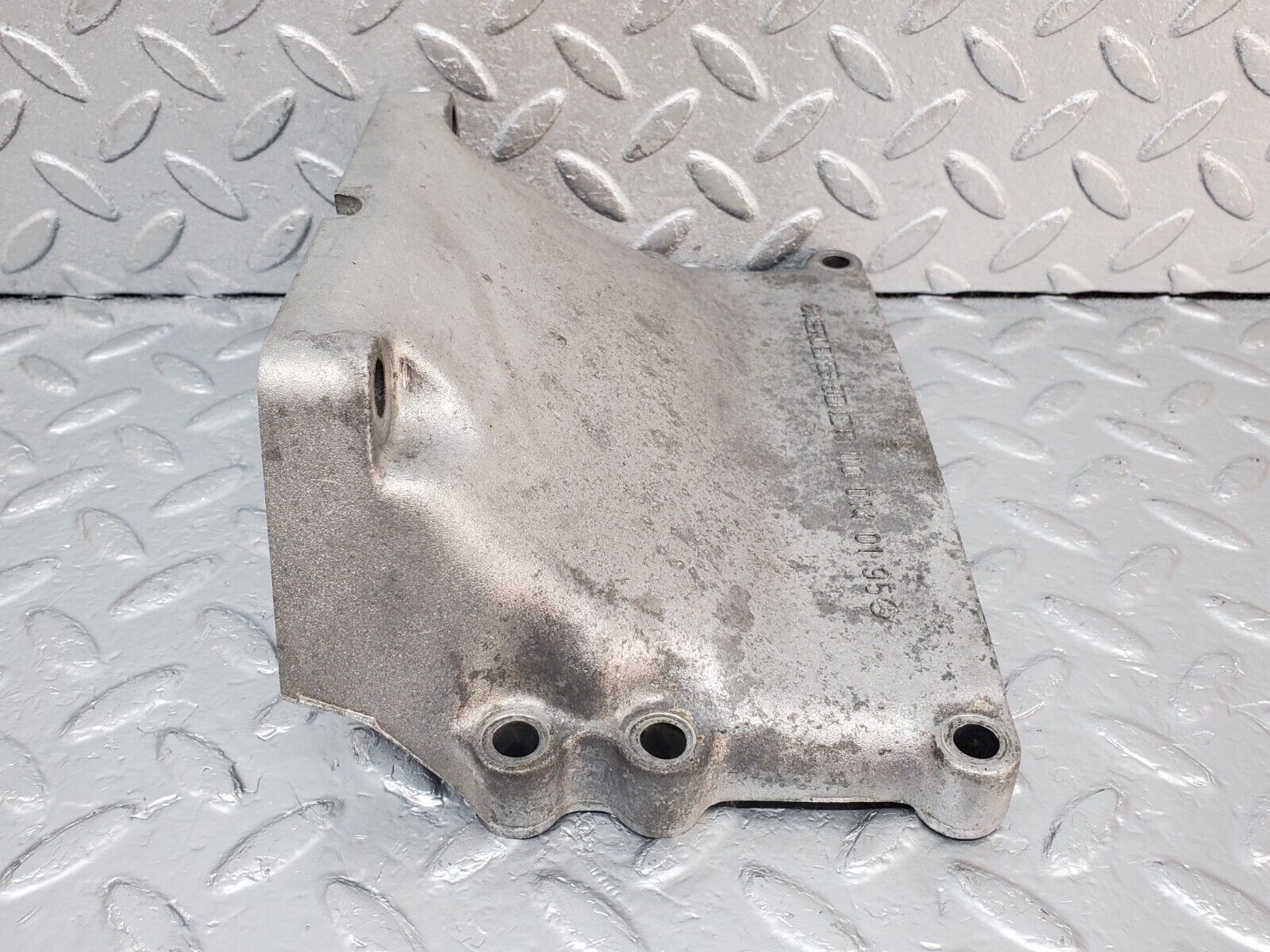 45423 Mercedes-Benz 280E M110.983 Gearbox Support 1100140195