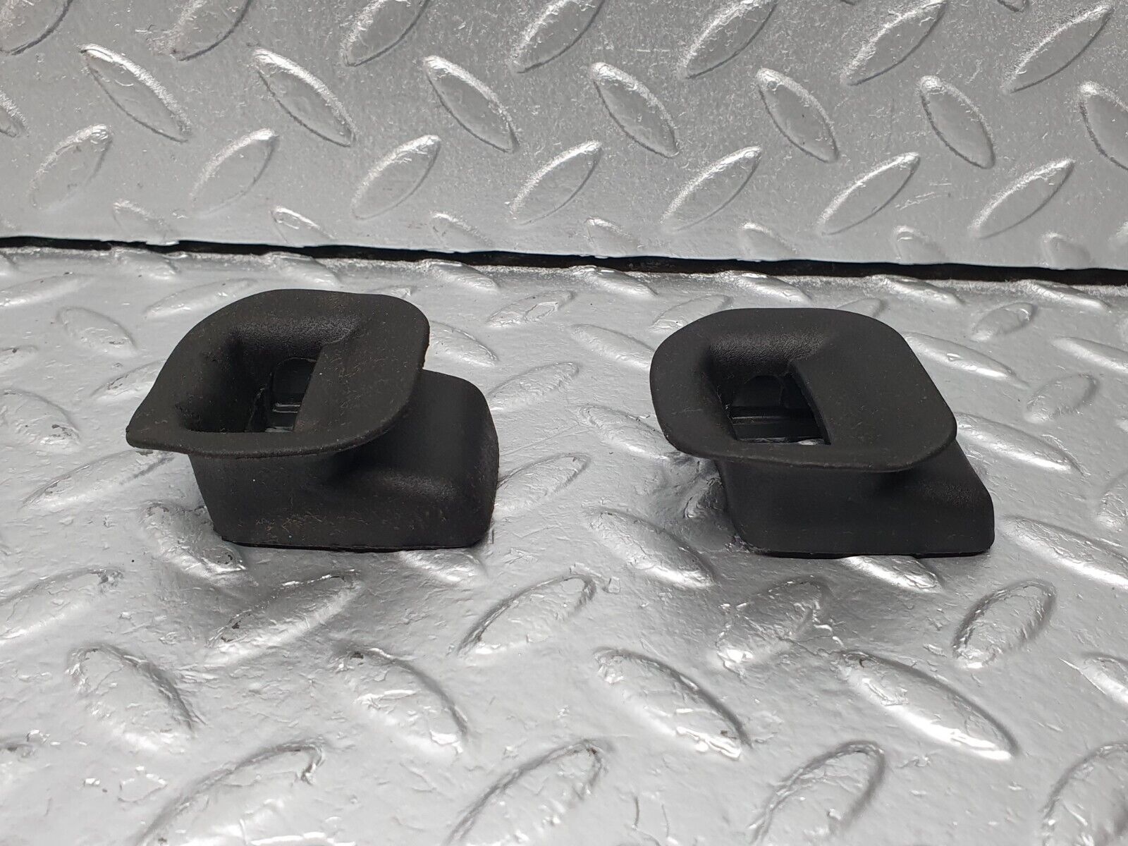 41878 Mercedes-Benz W202 C200 Front Door Check Strap Rubber Seal 2x 2027272430