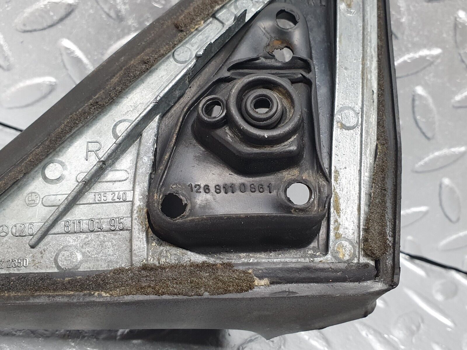 43695 Mercedes-Benz C126 380SEC Coupe Wing Mirror Rubber Seal Cover Right 1268110495 1268110861