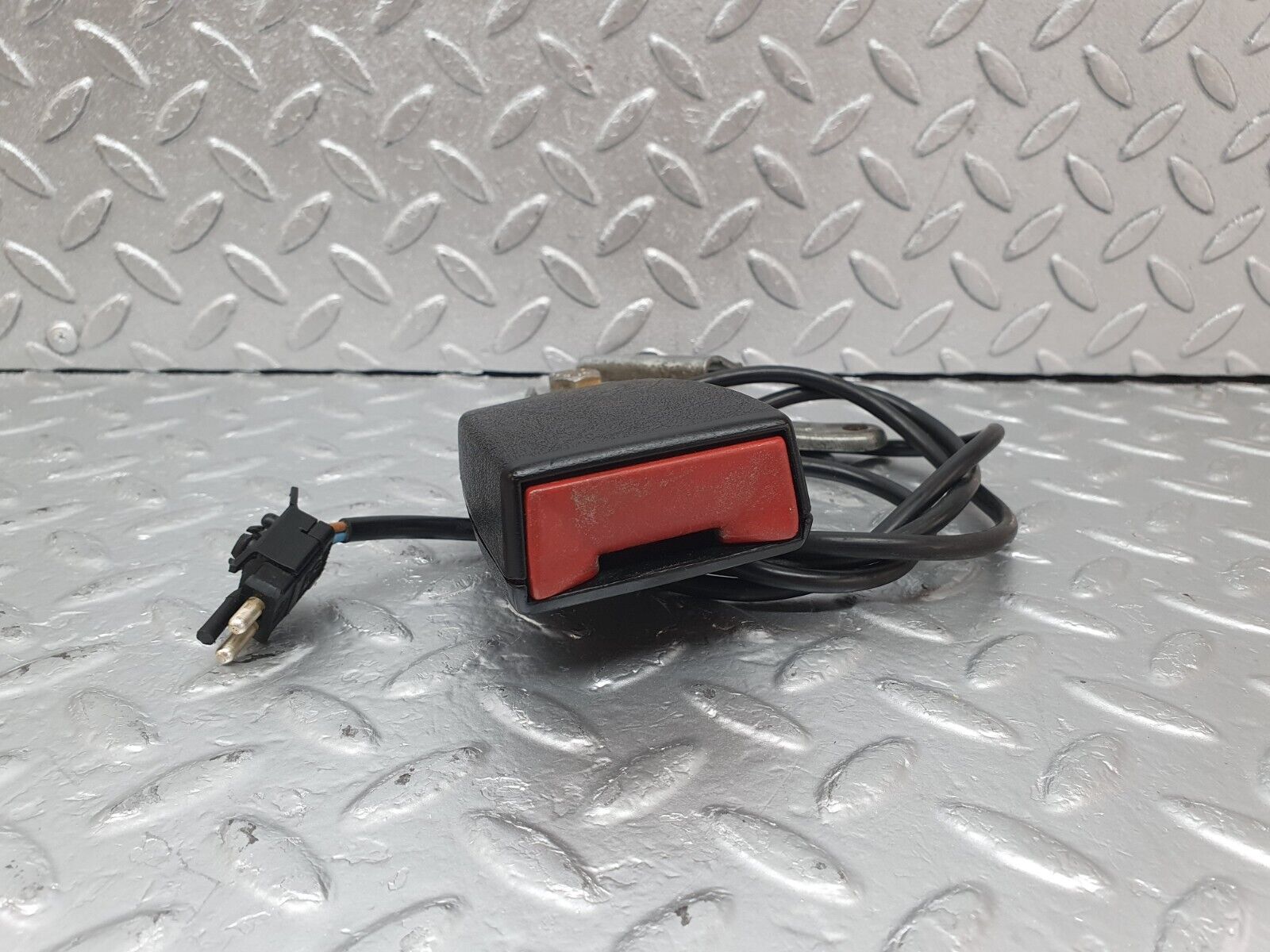 43865 Mercedes-Benz C126 380SEC Coupe Front Right Seat Belt With Buckle 1268603269