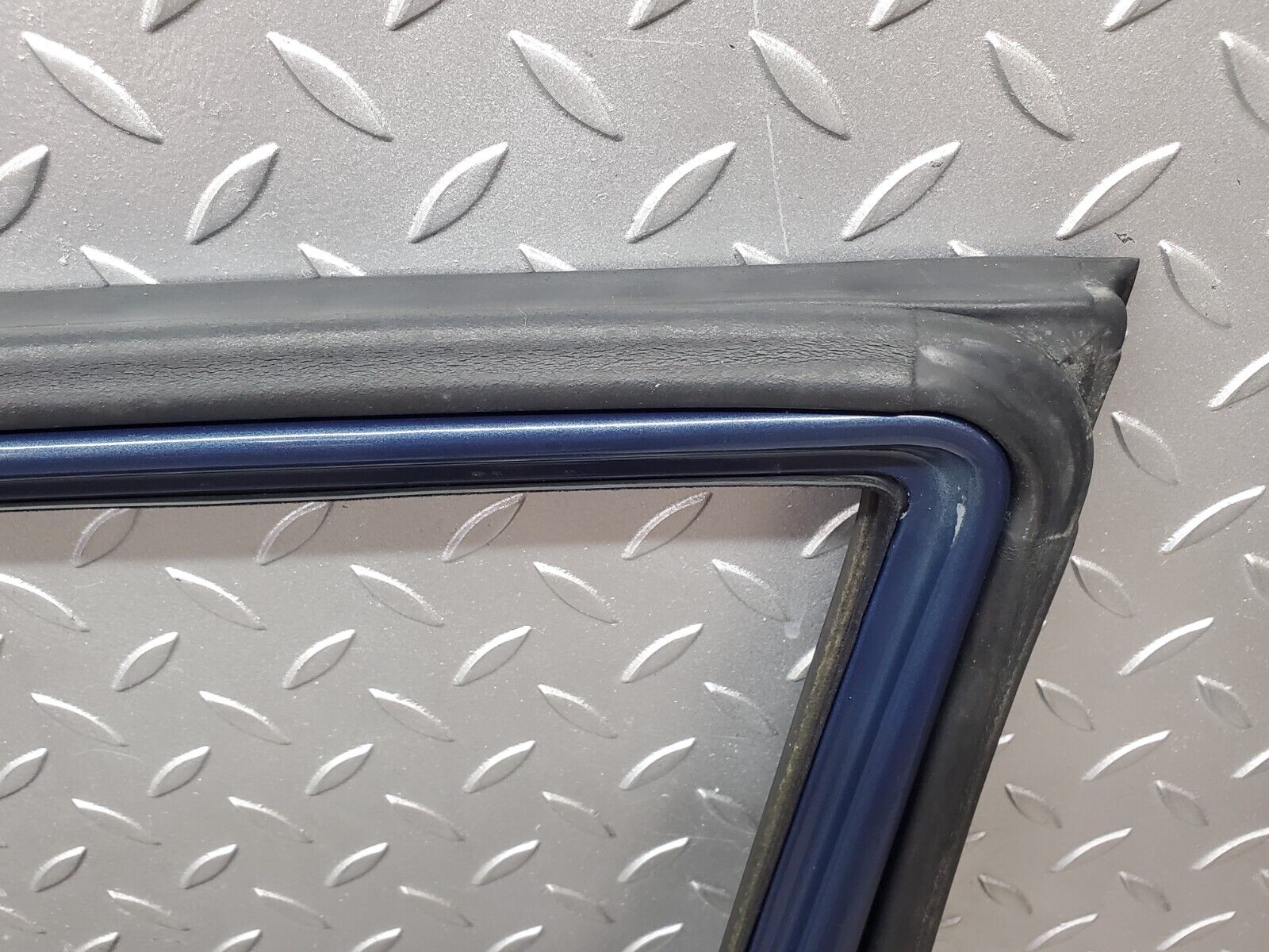 44704 Mercedes-Benz W124 220E Front Right Door