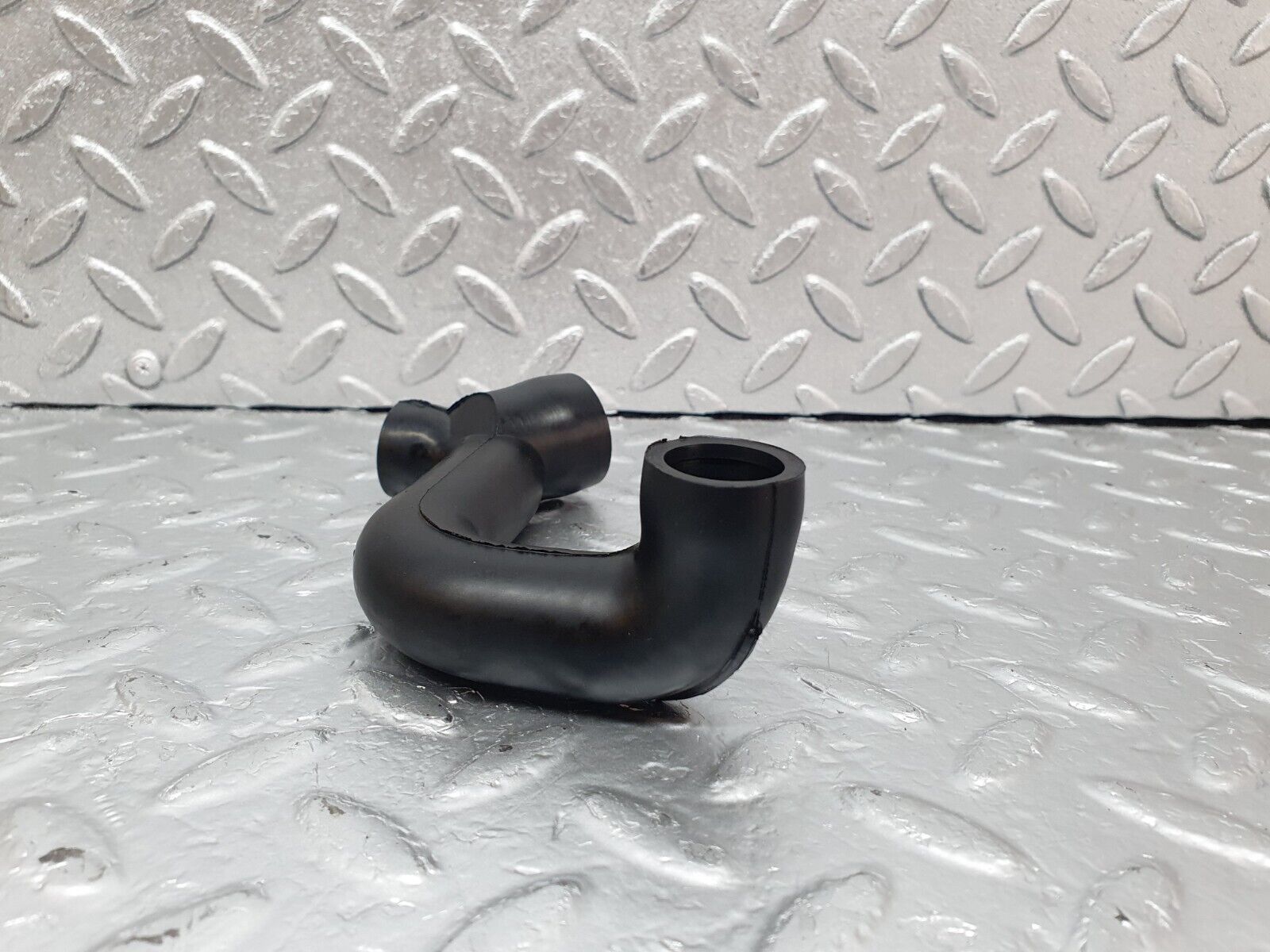 43999 Mercedes-Benz C123 230CE Coupe Air Intake Pipe 1020942582