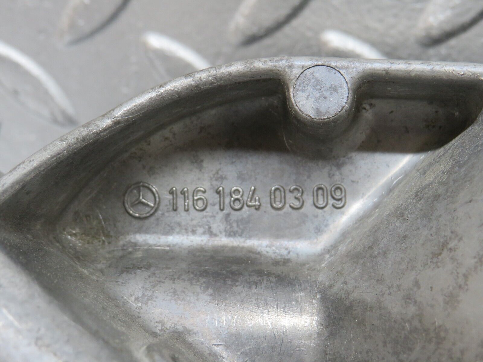 32750 Mercedes-Benz C107 R107 350 V8 Oil Filter Housing 1161840309