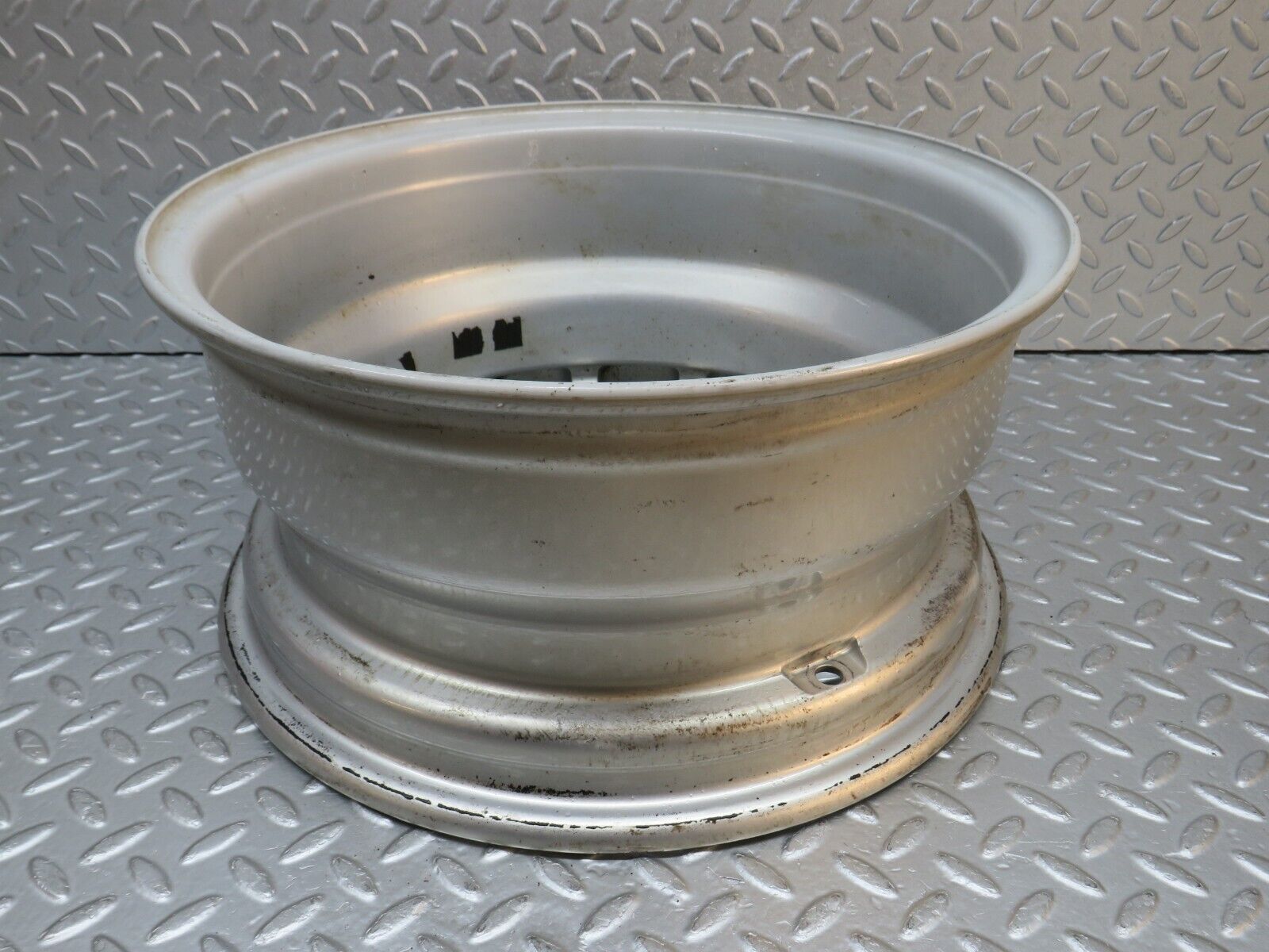 39529 Mercedes-Benz R107 Alloy Wheel 7Jx15H2 ET44 2014001302