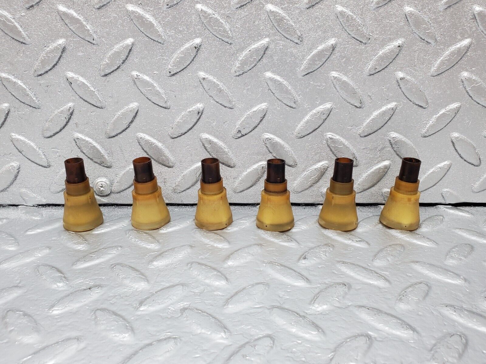 45444 Mercedes-Benz 280E M110.988 Fuel Injector Holder Set Plastic