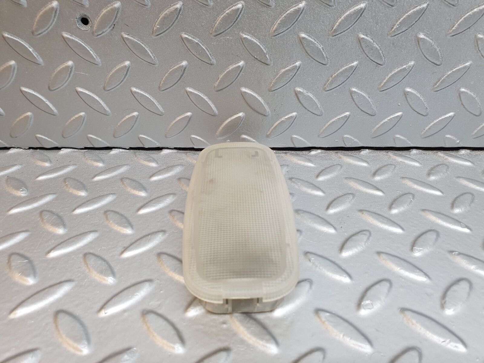 41983 Mercedes-Benz W202 C200 Interior Dome Light Hella 2028200101