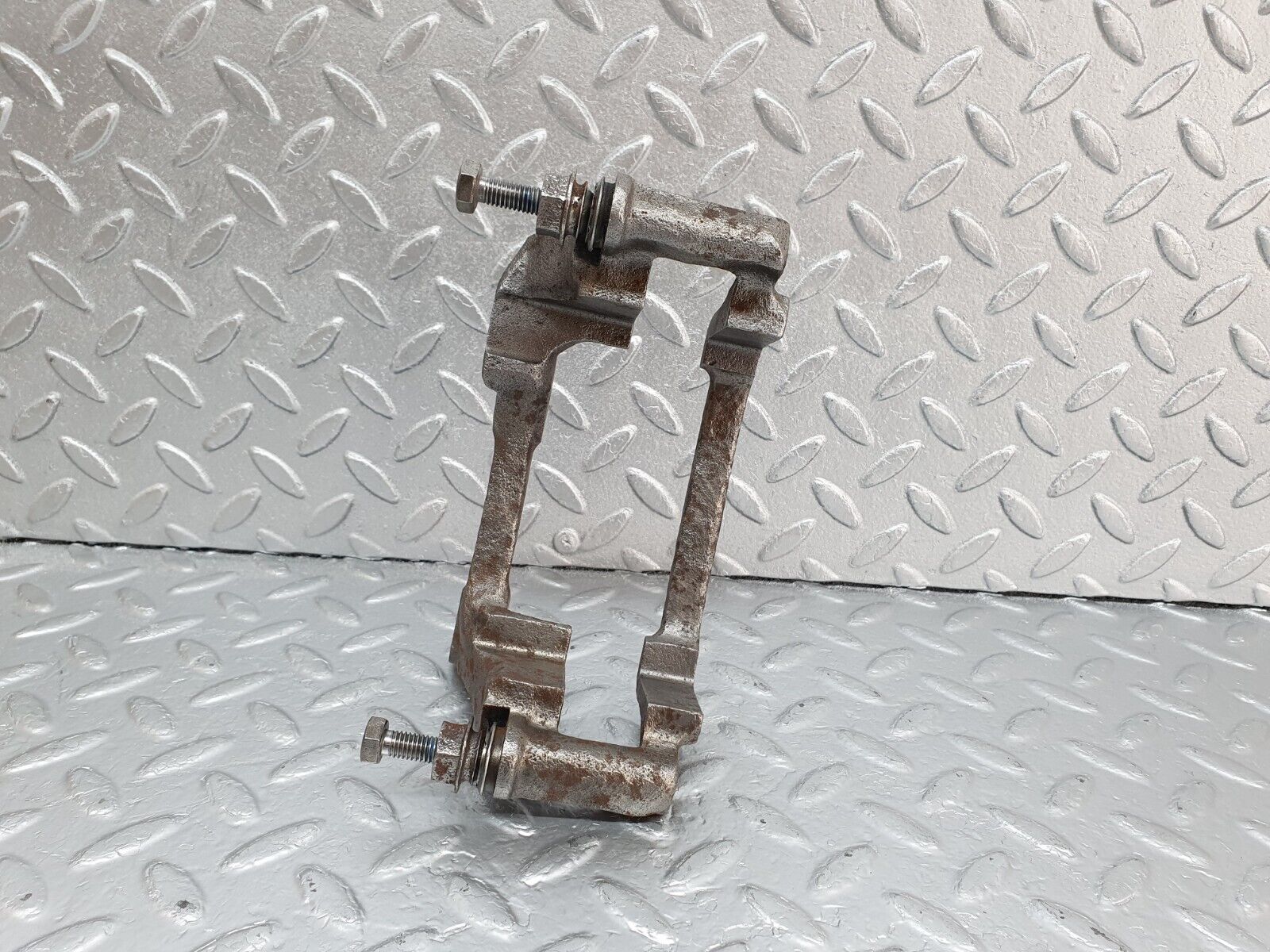 43719 Mercedes-Benz C126 380SEC Coupe Front Right Brake Caliper Bracket