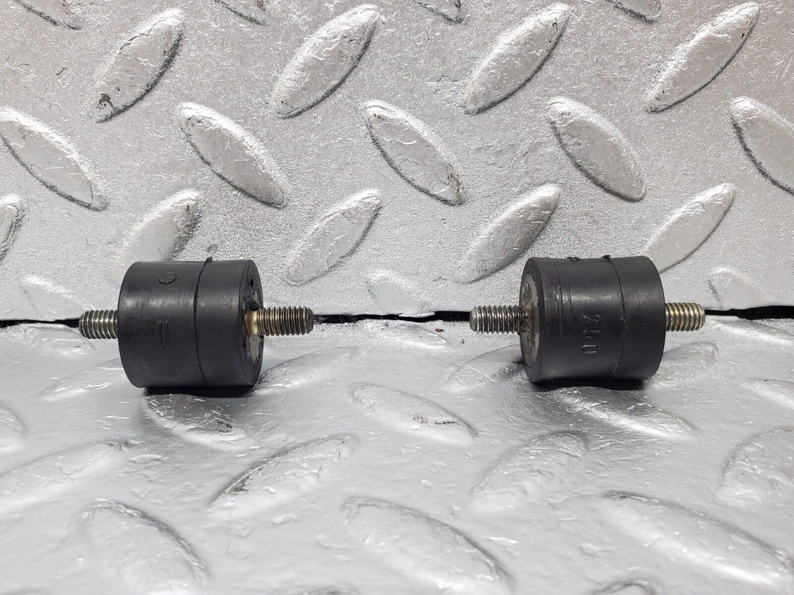 45443 Mercedes-Benz 280E M110.988 Air Filter Box Housing Holder 2X