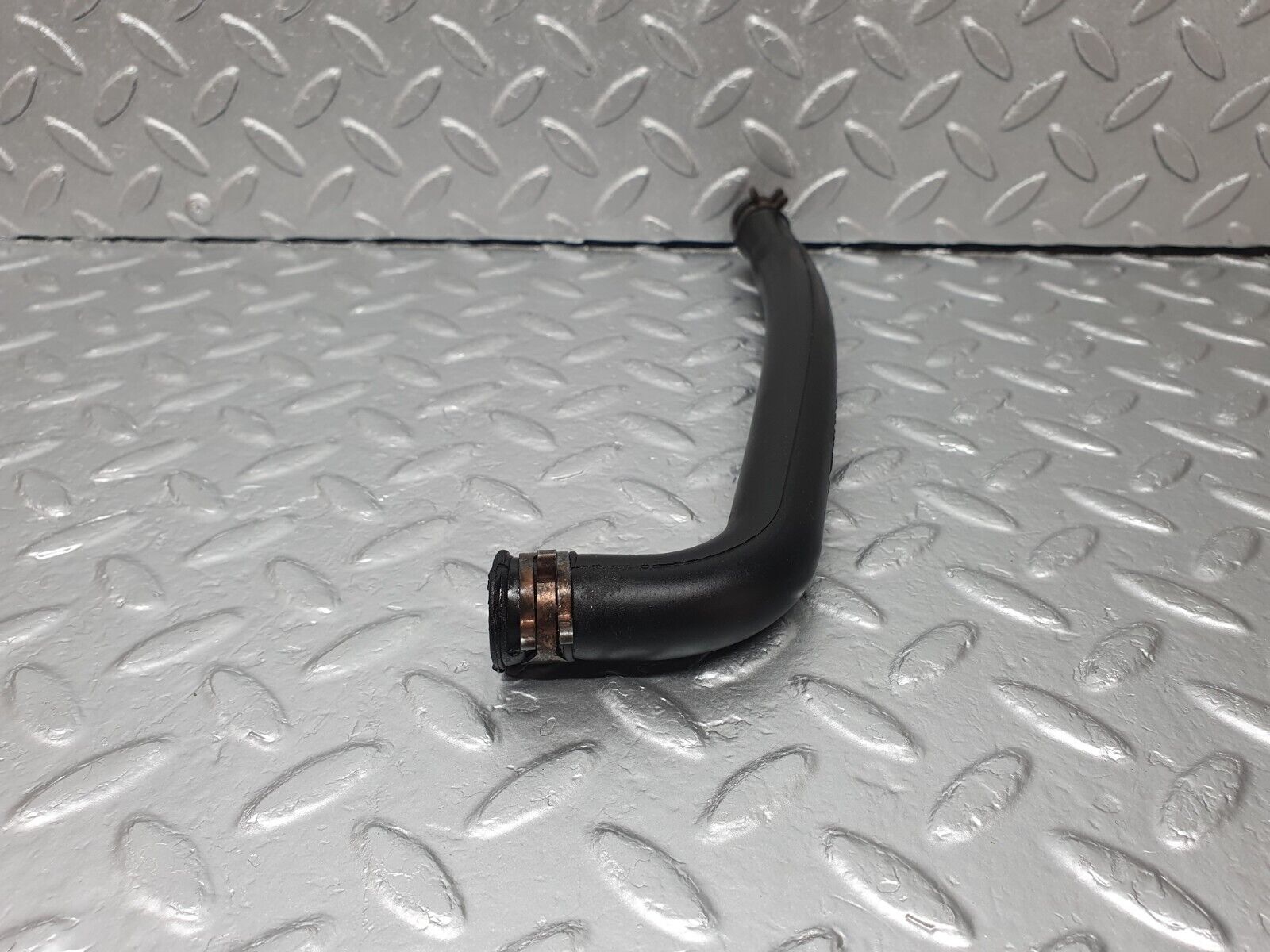 42550 Mercedes-Benz R129 320SL Coupe Crankcase Breather Pipe 1040943582