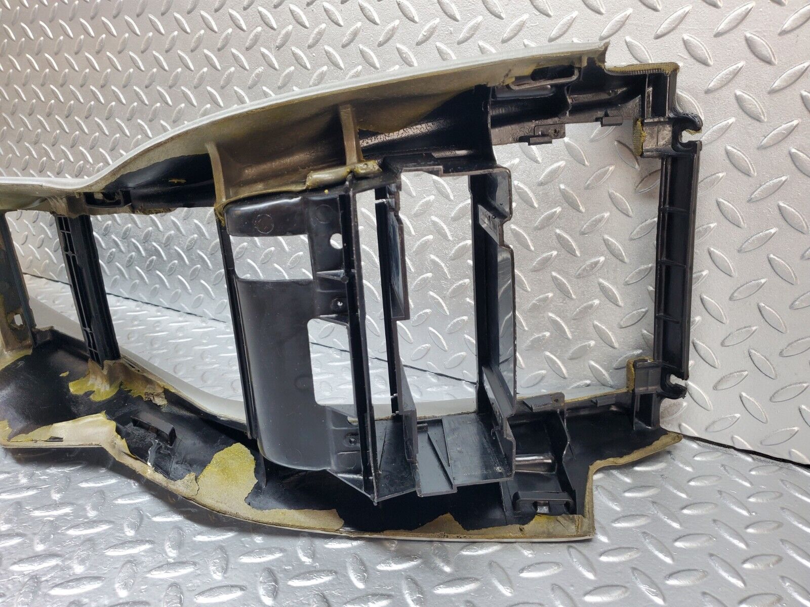 44679 Mercedes-Benz W124 220E Centre Console Grey