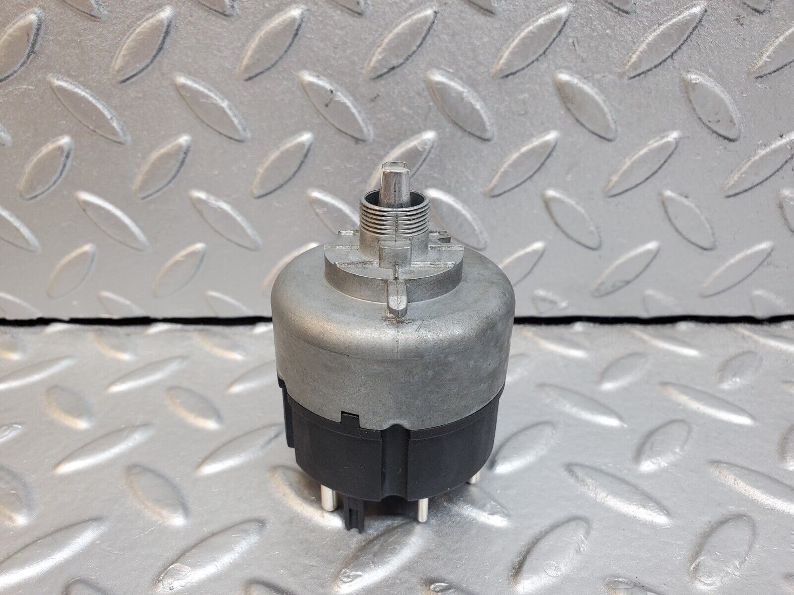 44730 Mercedes-Benz W124 220E Headlight Switch 0005456004