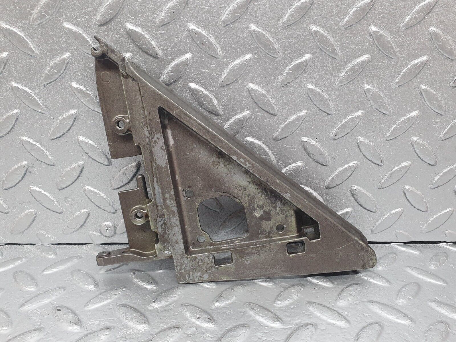 43627 Mercedes-Benz C126 380SEC Coupe Left Mirror Mounting Triangle 1267250141