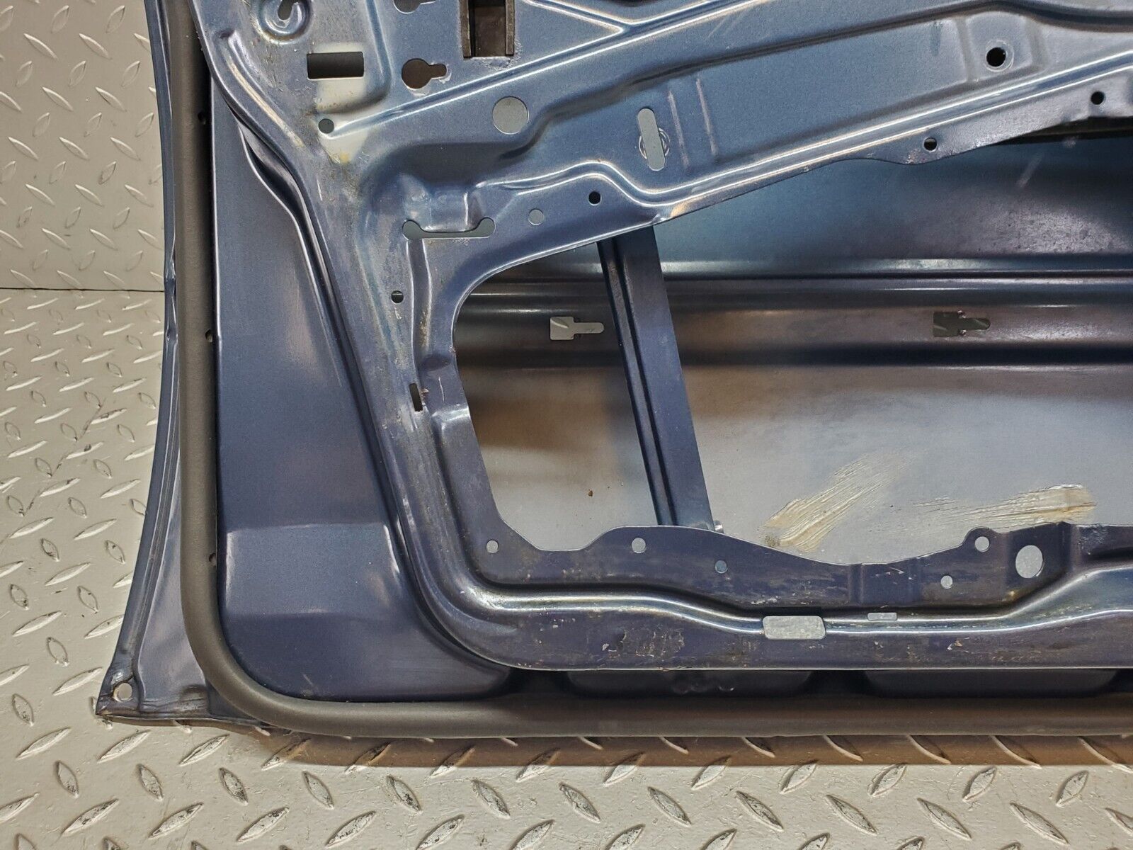 44703 Mercedes-Benz W124 220E Front Left Door