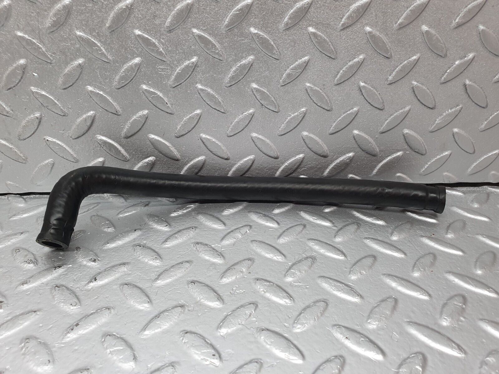 41623 Mercedes-Benz W124 200E Carburettor Heating Coolant Hose Pipe 1022031182