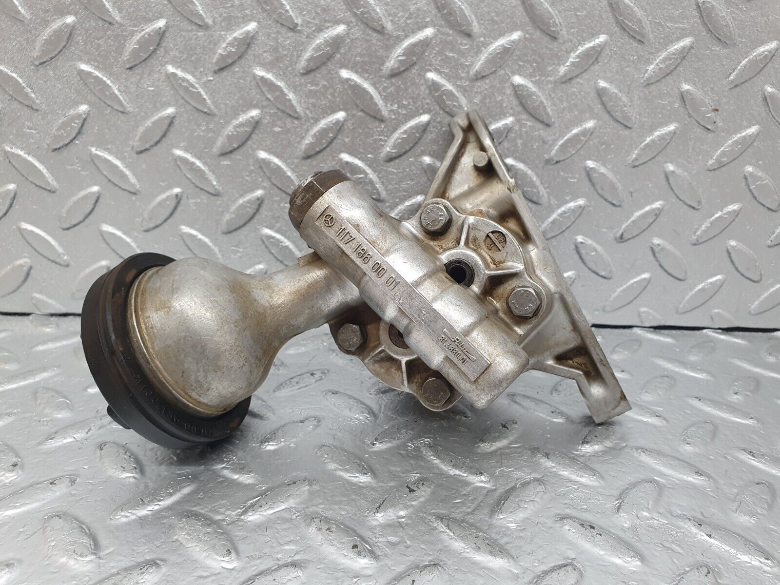 43835 Mercedes-Benz C126 380SEC Coupe Oil Pump 1171860001 1171810001