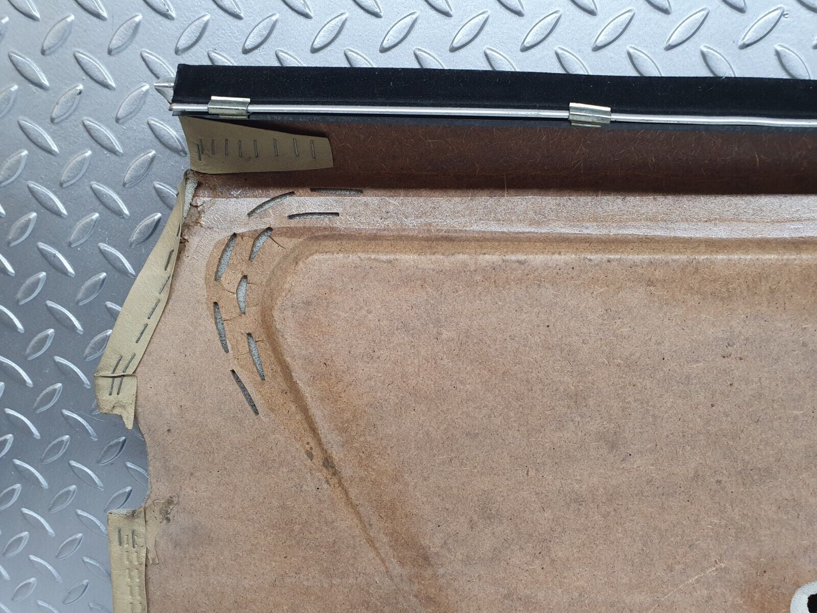 44049 Mercedes-Benz C123 230CE Coupe Right Door Card Beige