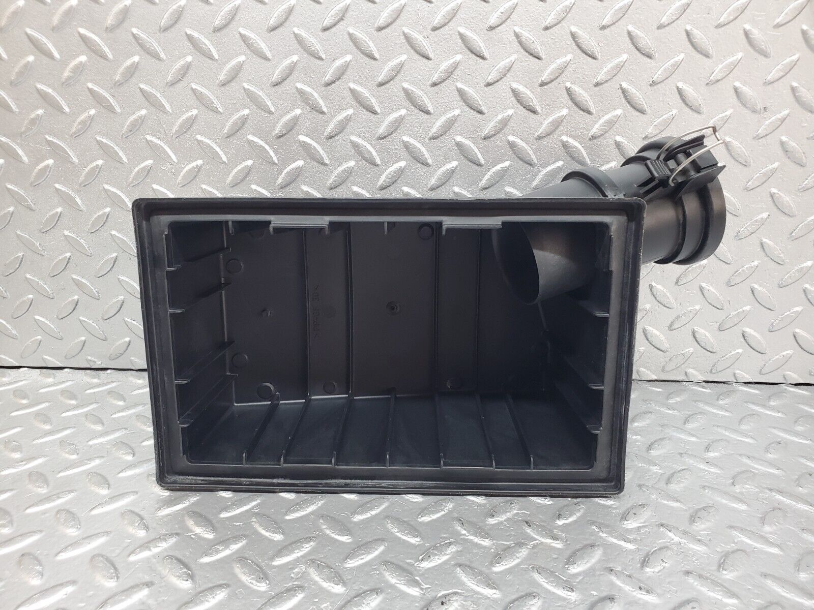 44766 Mercedes-Benz W124 220E Air Filter Box Housing Lid