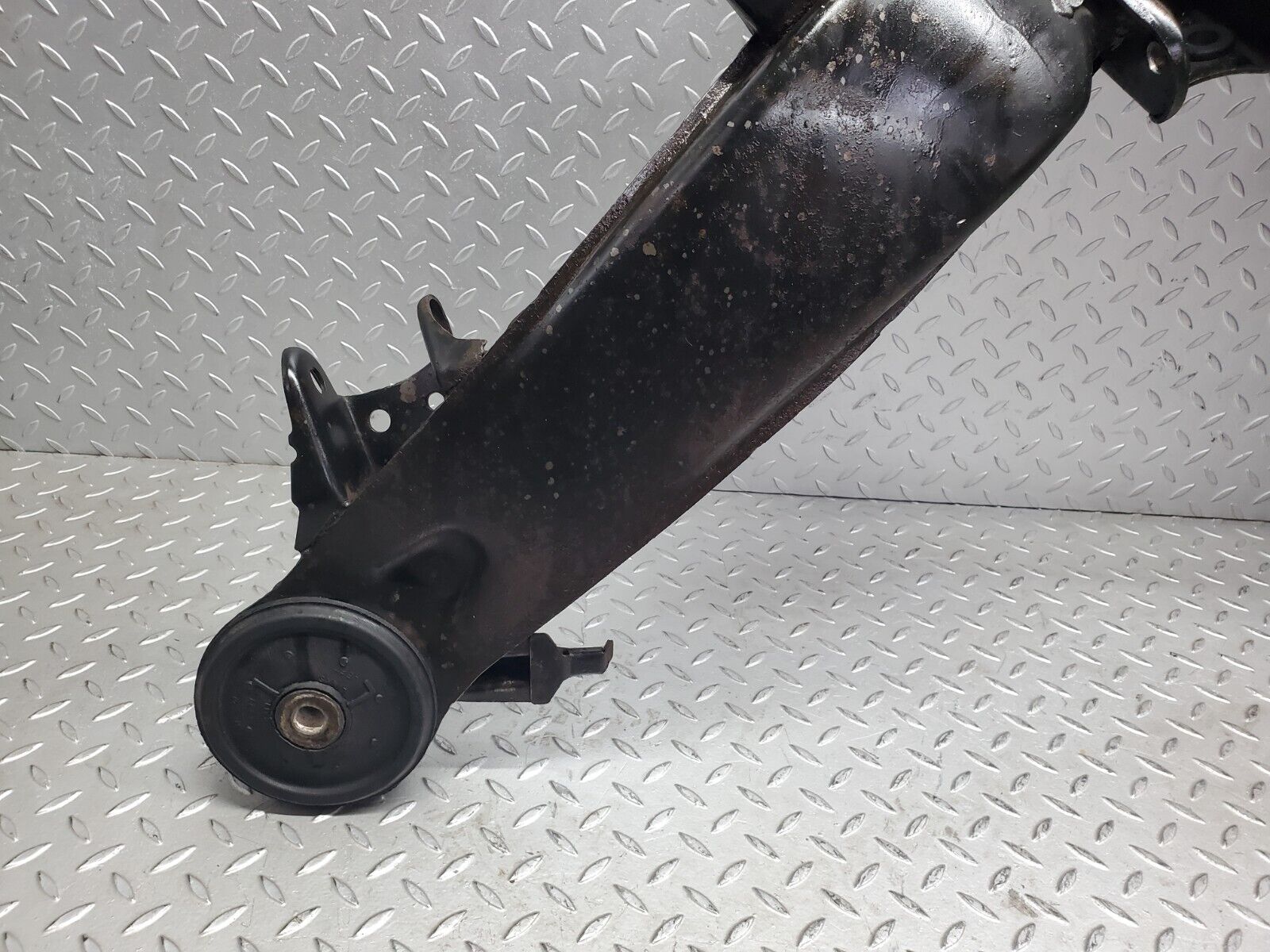 45874 Mercedes-Benz W126 420SE Rear Subframe Axle Carrier