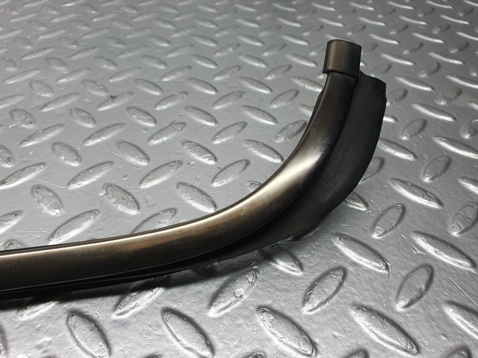 41932 Mercedes-Benz W202 C200 Rear Windscreen Frame 2026710236 2026710136