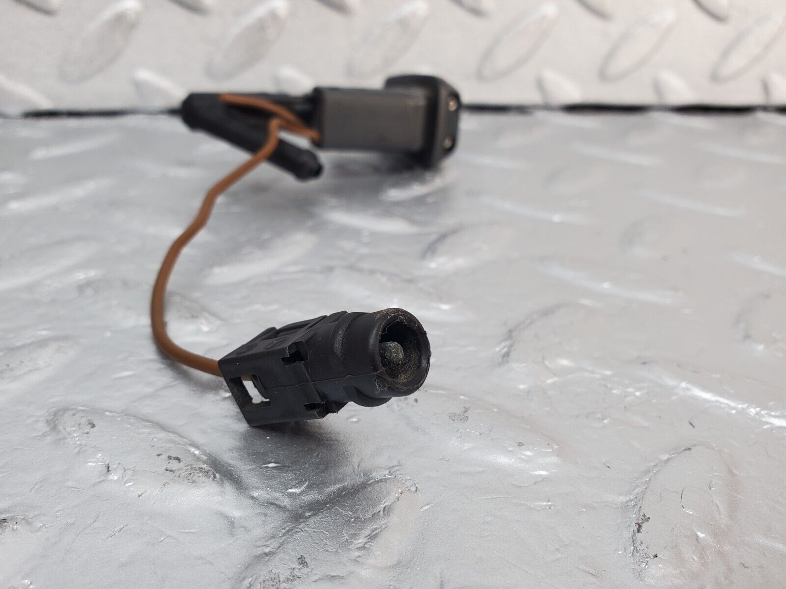 45233 Mercedes-Benz R129 300SL Coupe Windscreen Washer Nozzle 0155459928