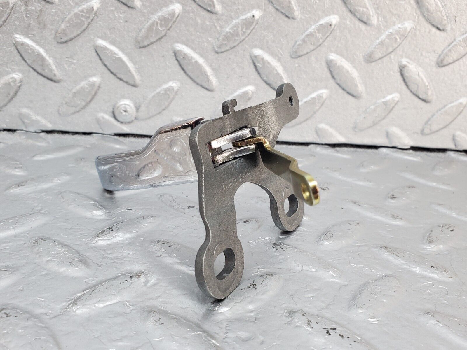 44382 Mercedes-Benz W123 280E Front Right Door Opener Door Handle