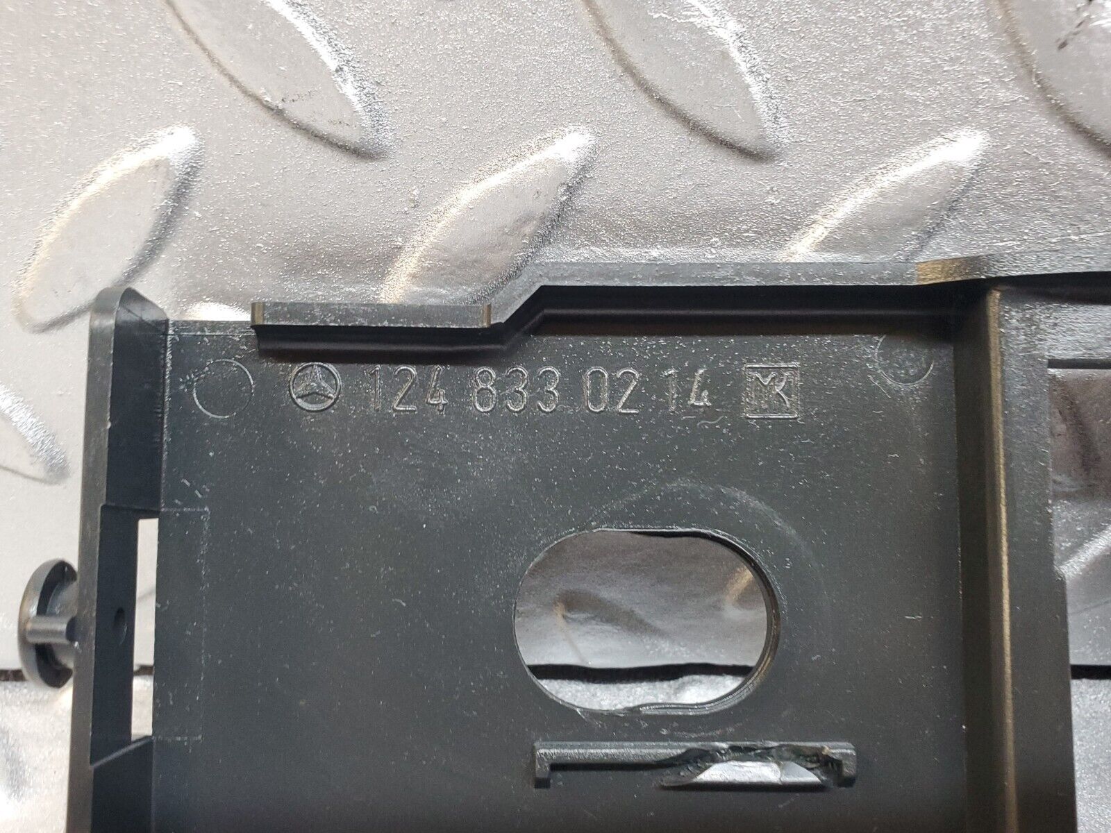 44729 Mercedes-Benz W124 220E Heating Regulator Holder 1248330214