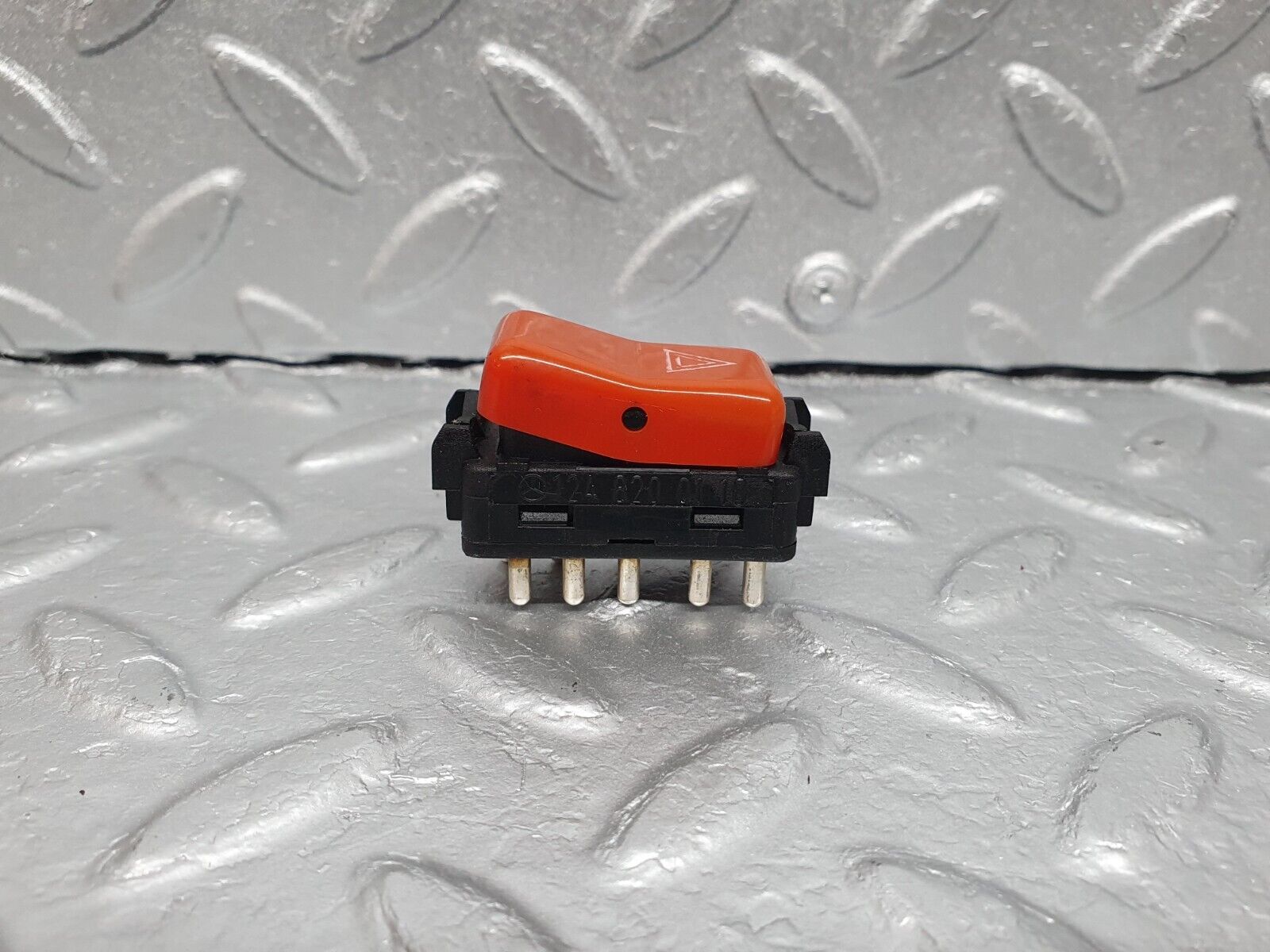 41647 Mercedes-Benz W124 200E Hazard Warning Light Switch 1248200110