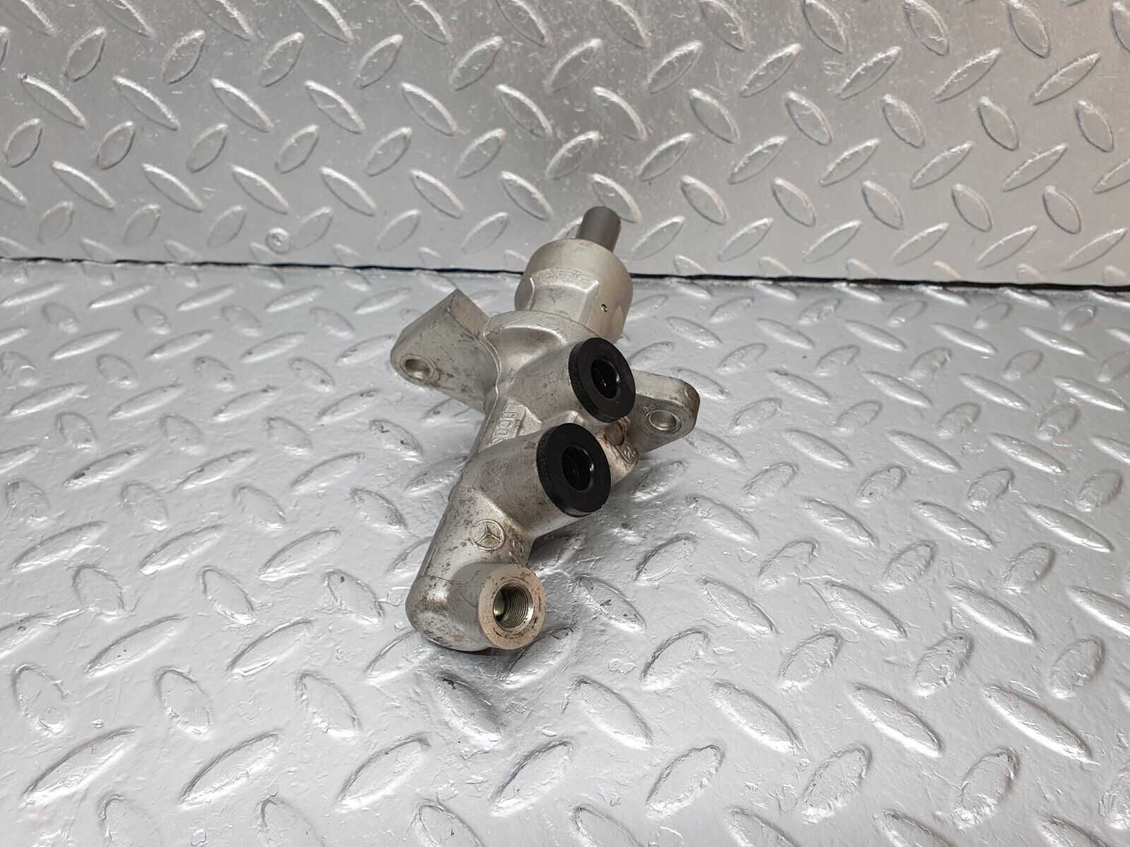 42314 Mercedes-Benz R129 320SL Coupe Brake Master Cylinder Lucas