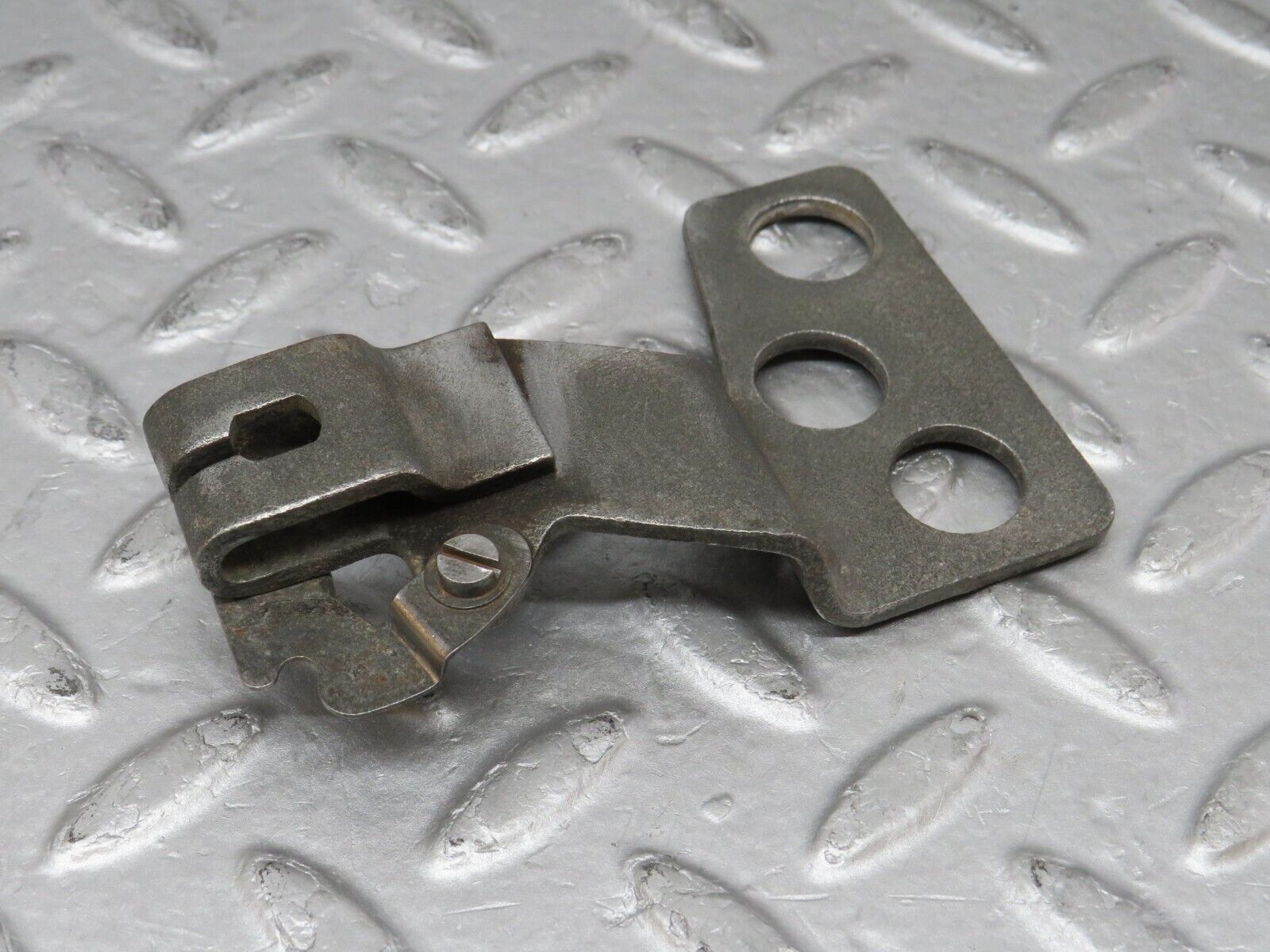 36417 Mercedes-Benz R107 450 Automatic Gearbox Linkage Bracket 722.002